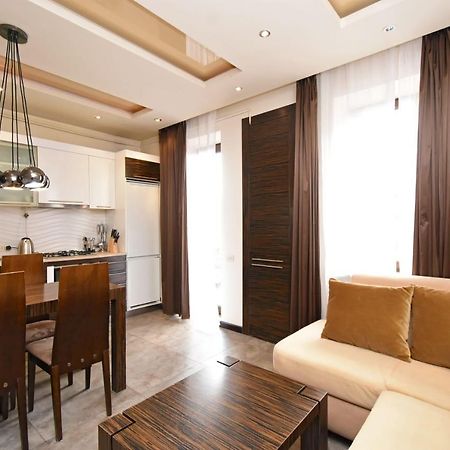 Galaxy Inn Luxury Hostel In Center Yerevan Exterior foto