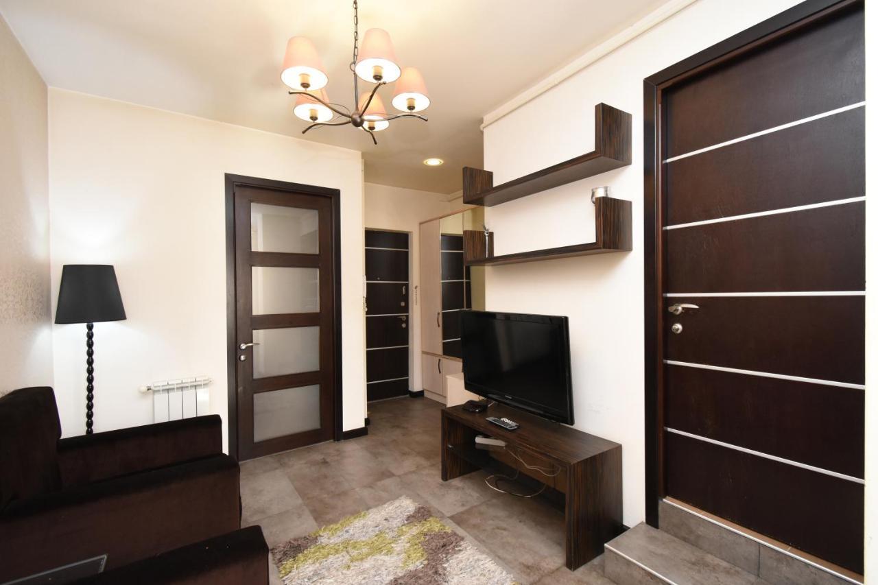 Galaxy Inn Luxury Hostel In Center Yerevan Exterior foto