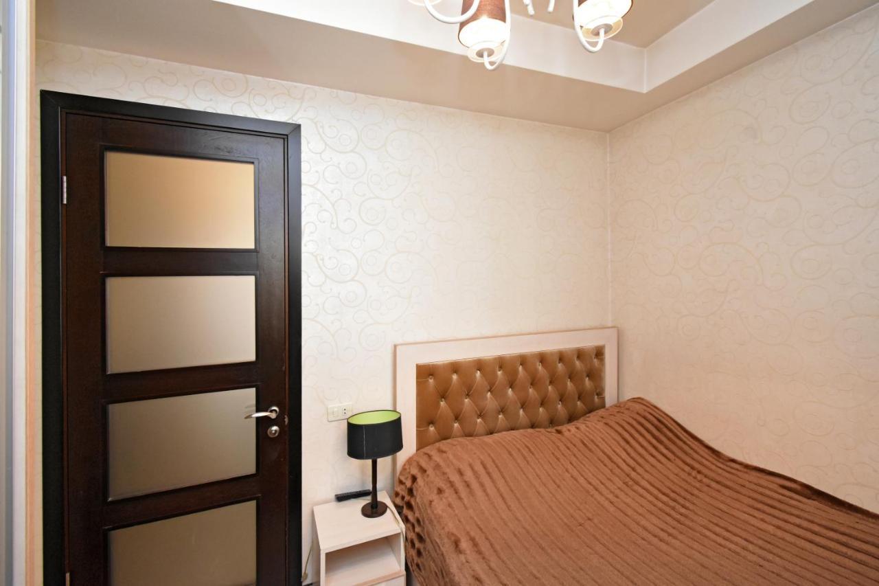 Galaxy Inn Luxury Hostel In Center Yerevan Exterior foto