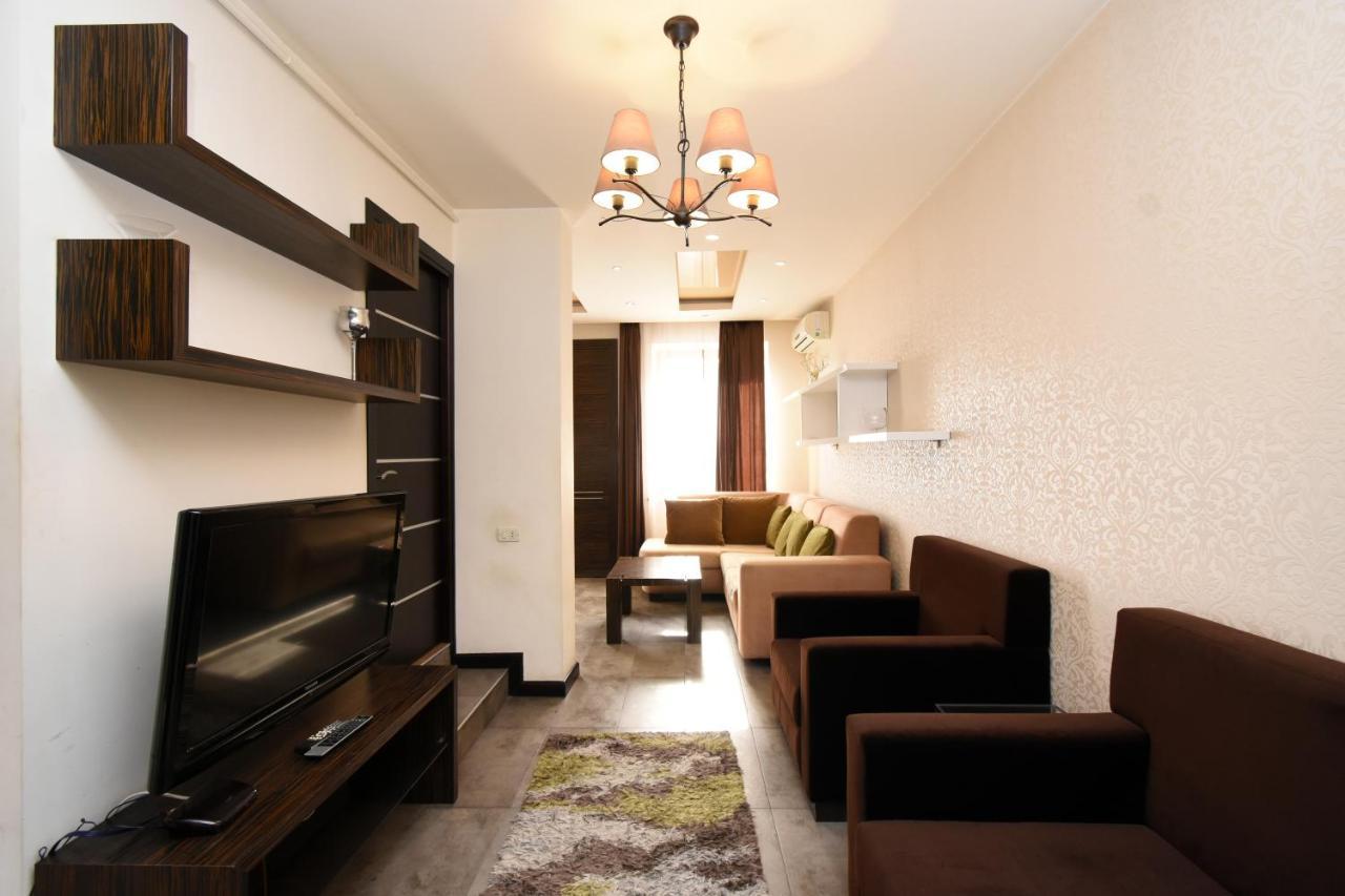 Galaxy Inn Luxury Hostel In Center Yerevan Exterior foto
