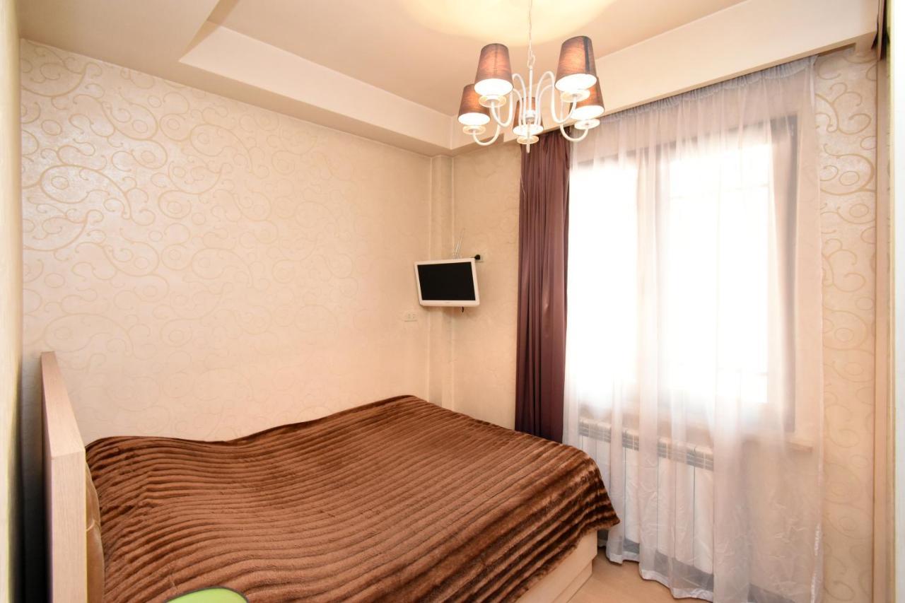 Galaxy Inn Luxury Hostel In Center Yerevan Exterior foto