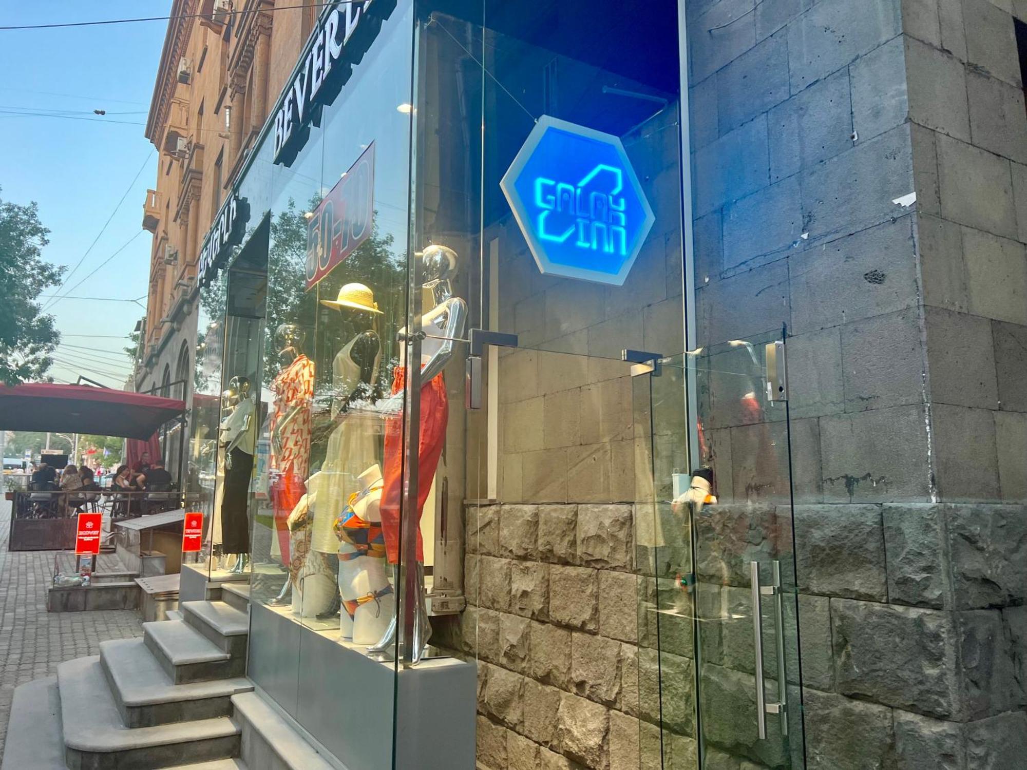 Galaxy Inn Luxury Hostel In Center Yerevan Exterior foto